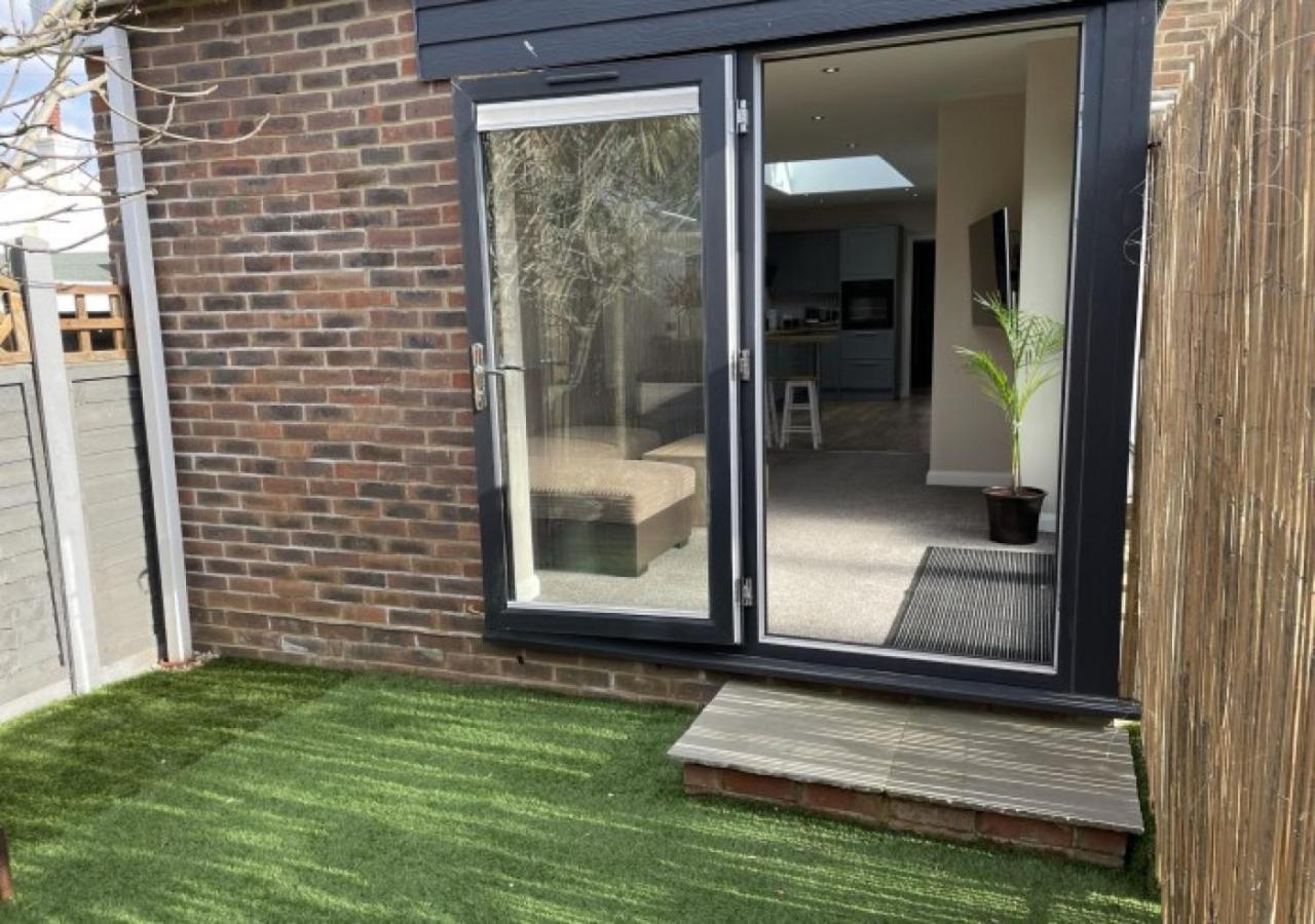 The Annexe - Pagham Apartamento Exterior foto